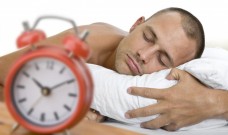 Los españoles pasan una media de 7,4 horas al día sentados o tumbados, sin contar las horas de sueño Los españoles pasan una media de 7,4 horas al día sentados o tumbados, sin contar las horas de sueño