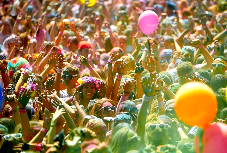 BARCELONA, SPAIN - JUNE 07: The Color Run by Desigual 2015 at Plaza de Espana on June 07, 2015 in Barcelona, Spain. (Photo by Manuel Queimadelos)